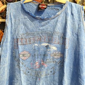 Oversize blue Harley-Davidson tank